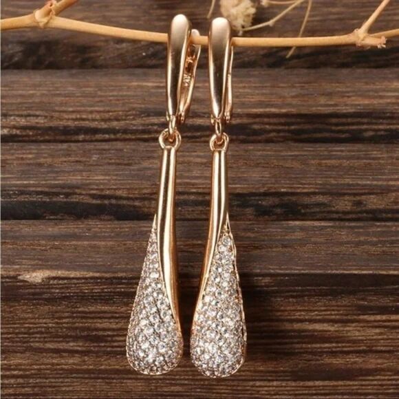 ⭐️ Unique Long Tassel Zircon Tear Drop Dangle Drop Earrings - Picture 2 of 10